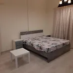 Spacious 2 Bedroom With Maid Room For Families