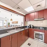 Spacious 3Br With 180˚ Dubai Marina Views