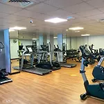 Higuests - Modern Apt In Dubai Marina With Pool And Gym