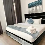 Modernlux - Lovely Studio Apartment In Jvt Next To Park