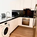 Modernlux - Lovely Studio Apartment In Jvt Next To Park