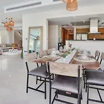 Keysplease 4 Bed Villa Jacuzzi & Pool Jumeirah Park Dubai