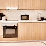 Lovely Apartment In Beach Vista Tower, Beachfront