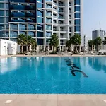 5-Star Luxury Studio Near Burj Khalifa With Amazing Canal & City View!