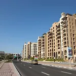 Veluxa - Luxury And Bright 1 Bedroom Apartment, Burj View!
