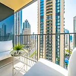 Incredible Views From This Classy Apt With Terrace