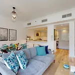 Trendy Bright Apartment With Marina, Pool And Ain Views