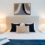 Higuests - Elegant Apt With Terrace Minutes From Burj Khalifa