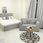 Amazing Stay In Majan Dubai