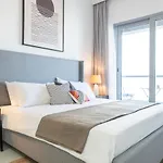 Dlx 21St Flr 3Br Pool Gym Near Mall By Belvilla
