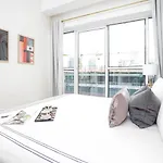 Dream Inn Apartments - Mayfair Residence