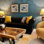 Cozy 2 Bedroom Apartment Dubai