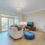 Elegant 2 Bedroom Apartment With Beach Access