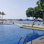 Elegant 2 Bedroom Apartment With Beach Access