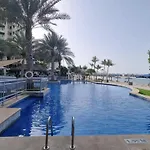 Elegant 2 Bedroom Apartment With Beach Access
