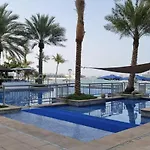 Elegant 2 Bedroom Apartment With Beach Access