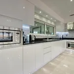 Tiara Residence Ruby, Palm Jumeirah - Mint Stay