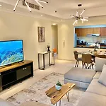 White Sage - Lakefront Apartment Amidst Parks With Lake Access