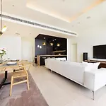 Maison Privee - Palm Jumeirah Luxury Apt W Access To Exclusive Beach, Pool, And Gym