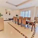 Palm Jumeirah Stunning 4Bhk Villa