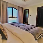 Palm Jumeirah Stunning 4Bhk Villa
