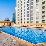Spacious 4-Bed In Jbr Rimal With Access To Beach!