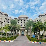 Rare Gem - 5 Bhk Villa Taj Grandeur, Palm Jumeirah