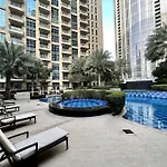 Apartment In Downtown Dubai, 3Min Walk To Burj Khalifa & Dubai Mall