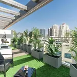 Unique Apt With Private Jacuzzi In Dubai