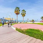 Beautifully Furnished 1Br-Dubai Eye View And Private Beach Access