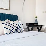 City Apartments, Jvc