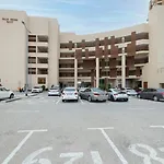 Deluxe Studio In Palm Views East At Palm Jumeirah By Pk Holidays