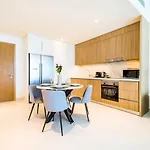 Lux - The Luxury Sunspot Beach Suite