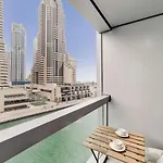 Cayan Tower, Dubai Marina - Charming One Bedroom