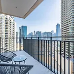 Charming 2Br In Boulevard Crescent - Downtown Dubai