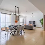 Spacious 2Br - Dubai Eye & Sea View - Jbr