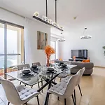 Spacious 2Br - Dubai Eye & Sea View - Jbr