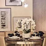 Amazing Paramount Hotel Apartment D48