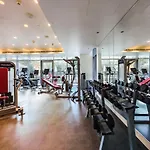 Classy 2Br In Boulevard Crescent - Downtown Dubai