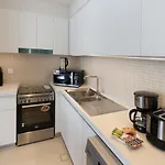 Elegant 2 Bedroom Luxury Living In Harbour Gate - Allsopp&Allsopp