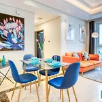 1Br + Maid Room Apartment In Downtown Dubai