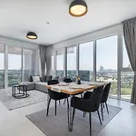 2Bedroom Upsacale Near Metro Stn & Zabeel Park