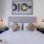 2Bedroom Upsacale Near Metro Stn & Zabeel Park