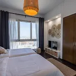 Elegant 2Br Palm Jumeirah Apt With Pool Access