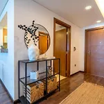 Elegant 2Br Palm Jumeirah Apt With Pool Access