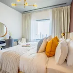 Nasma Luxury Stays - Exquisite Hideaway With Awe-Ins Burj Khalifa Views