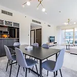 Magnificent 2 Bedroom With Balcony - Dubai Marina