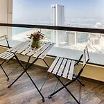 Stunning Sea View Apartment In Jbr