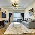 Stunning Sea View Apartment In Jbr