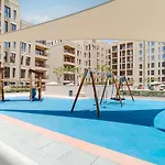 Beautiful Huge Apt I Fully- Furnished